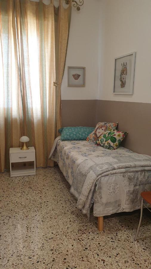 I Mori In Campidoglio Affitta Camere SantʼAgata di Militello Eksteriør bilde