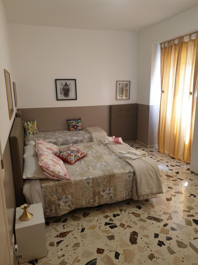 I Mori In Campidoglio Affitta Camere SantʼAgata di Militello Eksteriør bilde