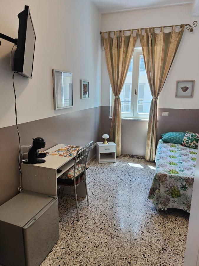 I Mori In Campidoglio Affitta Camere SantʼAgata di Militello Eksteriør bilde