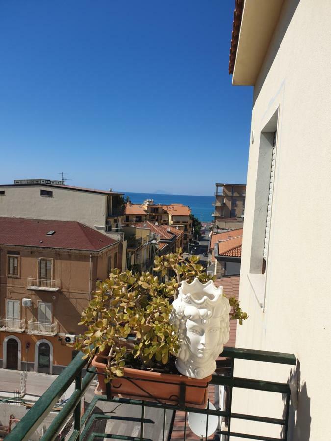 I Mori In Campidoglio Affitta Camere SantʼAgata di Militello Eksteriør bilde