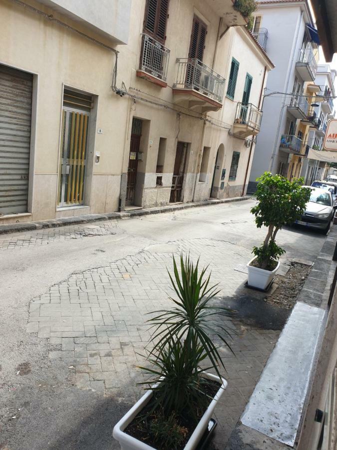 I Mori In Campidoglio Affitta Camere SantʼAgata di Militello Eksteriør bilde